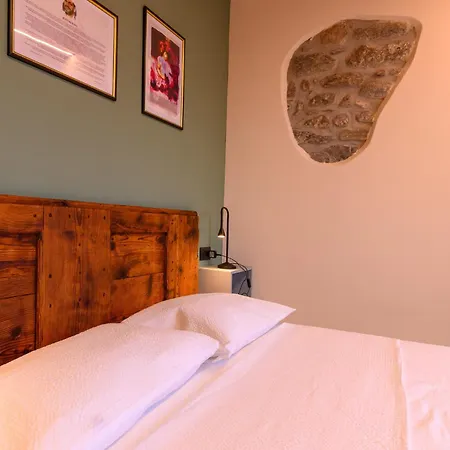 Casale Bellavista 1853, Cremia, Di