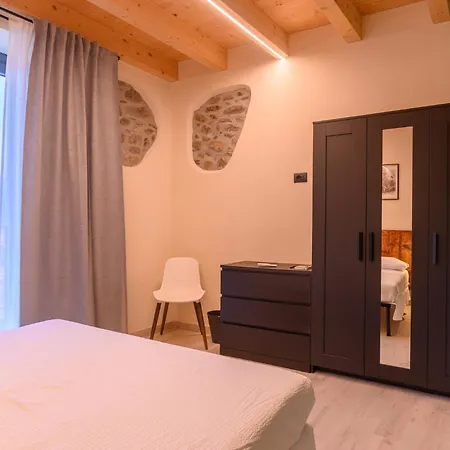 Casale Bellavista 1853, Cremia, Di 크레미아