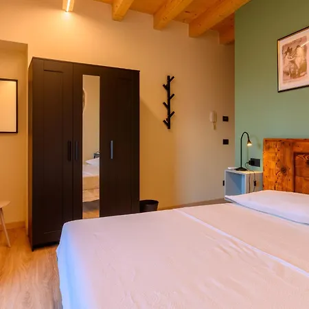 Casale Bellavista 1853, Cremia, Di 크레미아